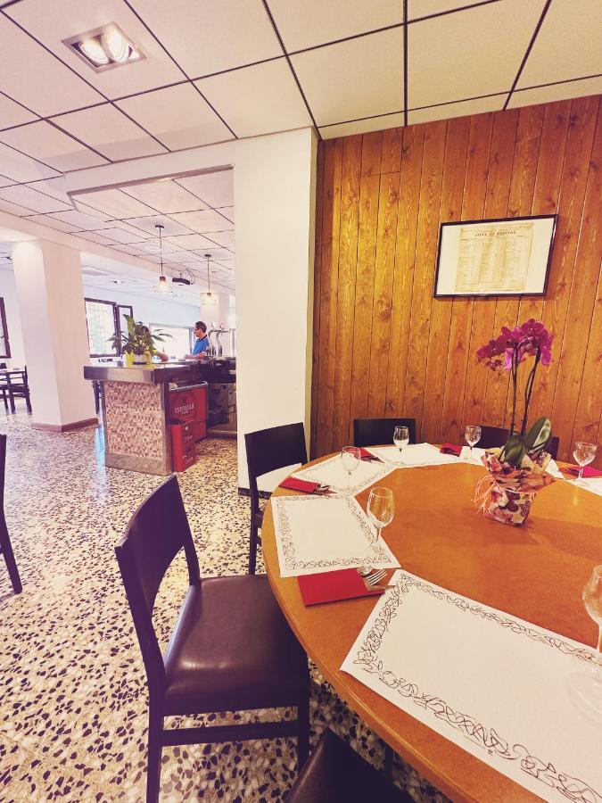 Fonda Aparicio Fuentespalda Exterior foto
